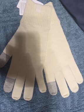 Lululemon Gloves